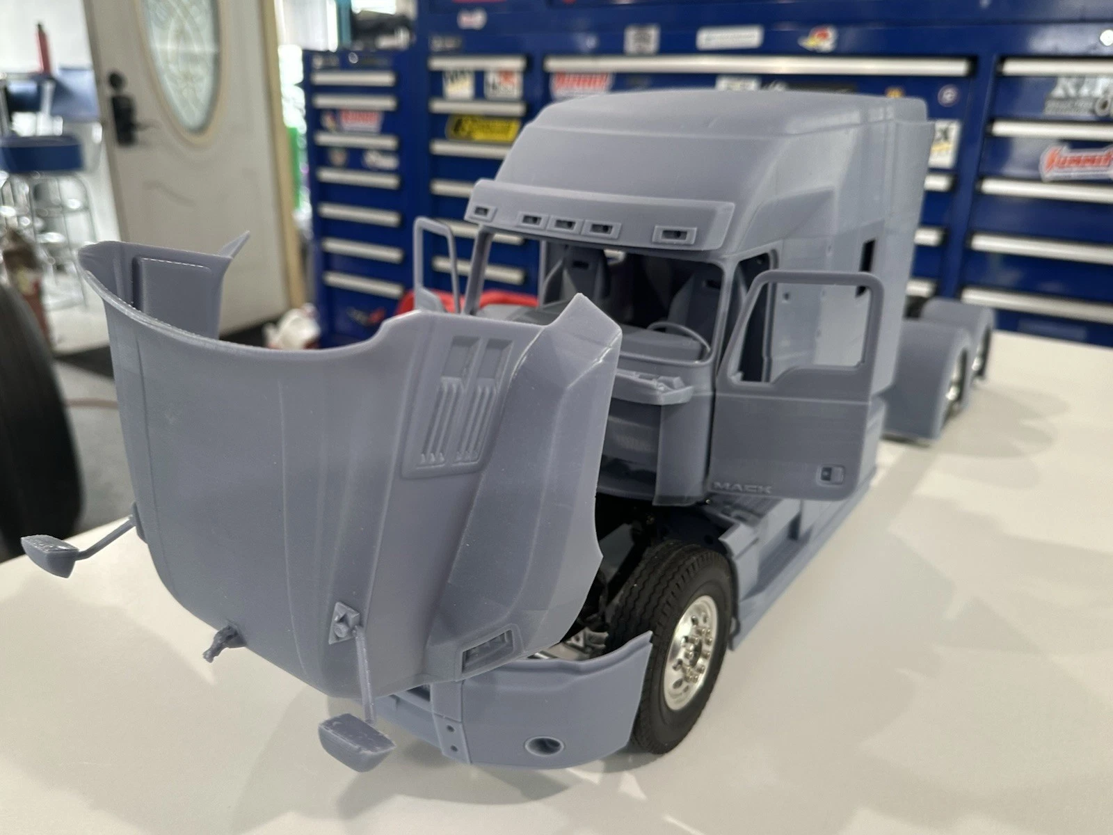 Anthem 70 inch sleeper 1-14 scale cab
